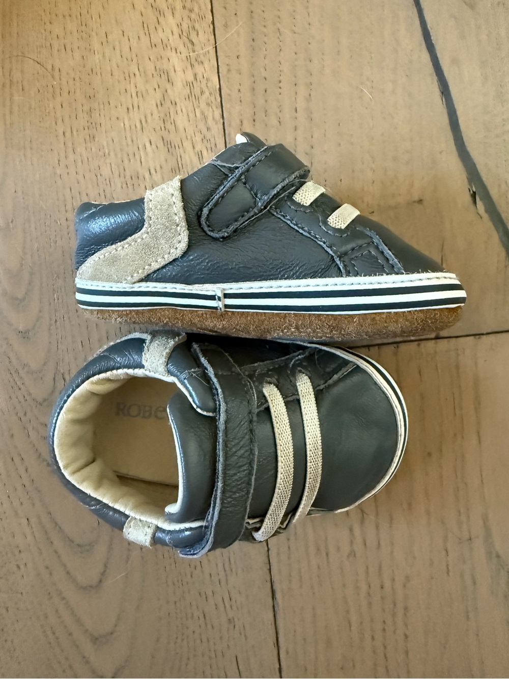 Robeez First Kicks Gray Leather Baby Sneakers 9–12M